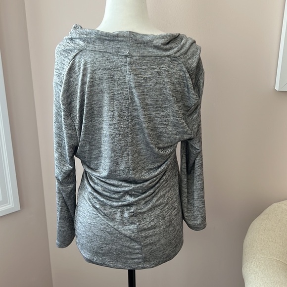 Le Chateau l NWT Long Sleeve Top - Picture 4 of 6
